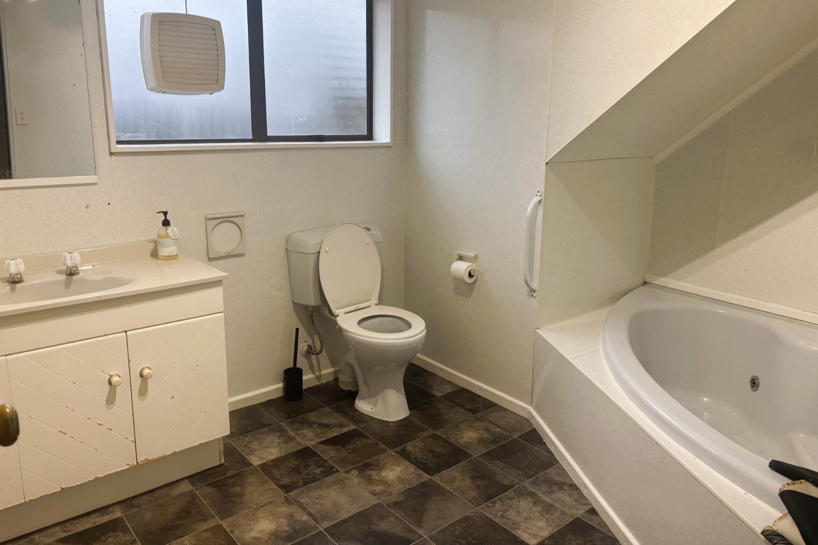 Awapuni - 3 bedrooms