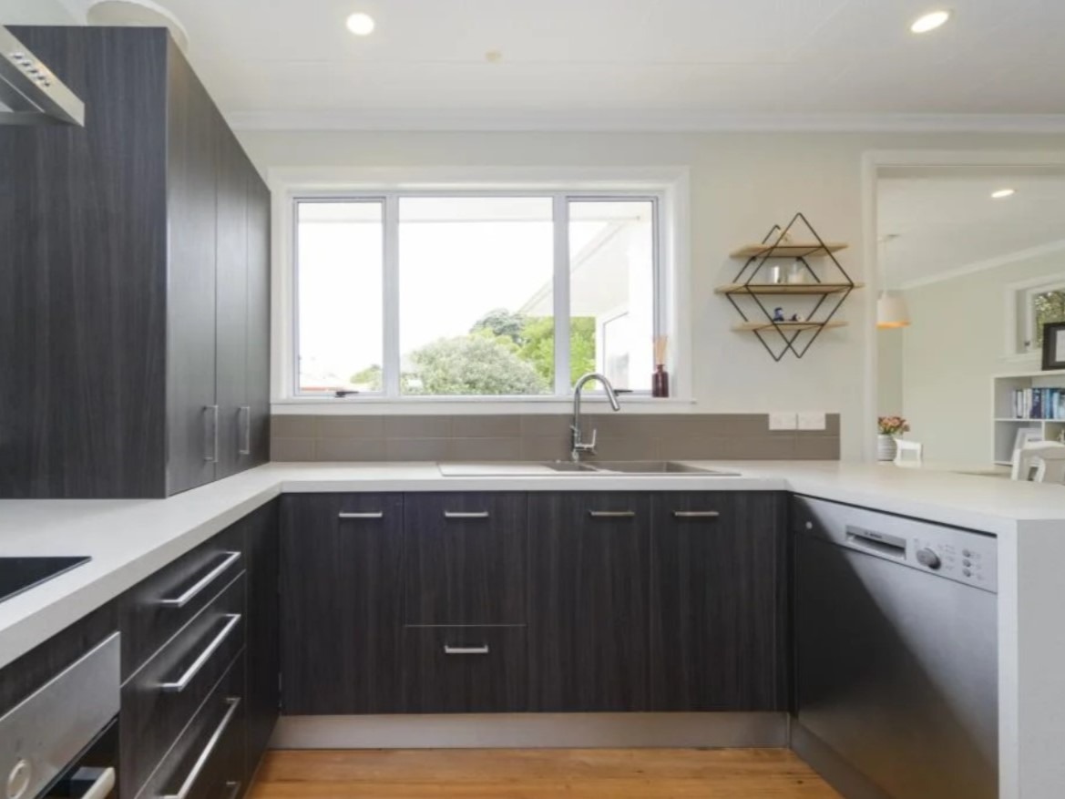 Hokowhitu - 3 Bedrooms 