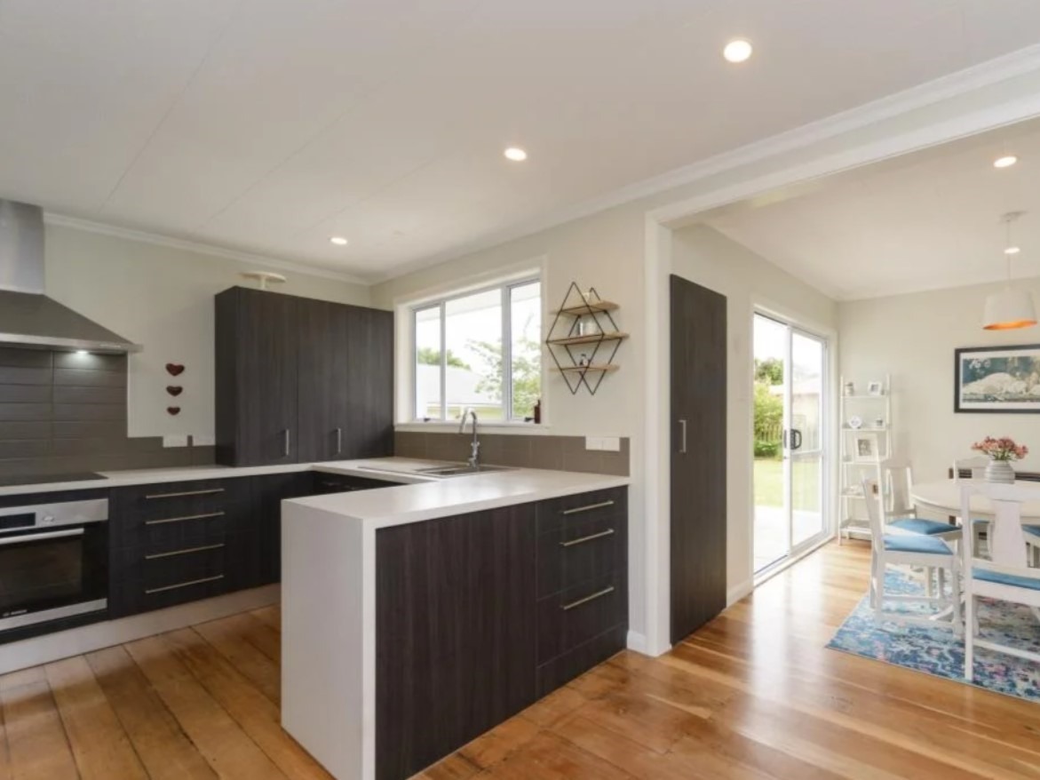 Hokowhitu - 3 Bedrooms 