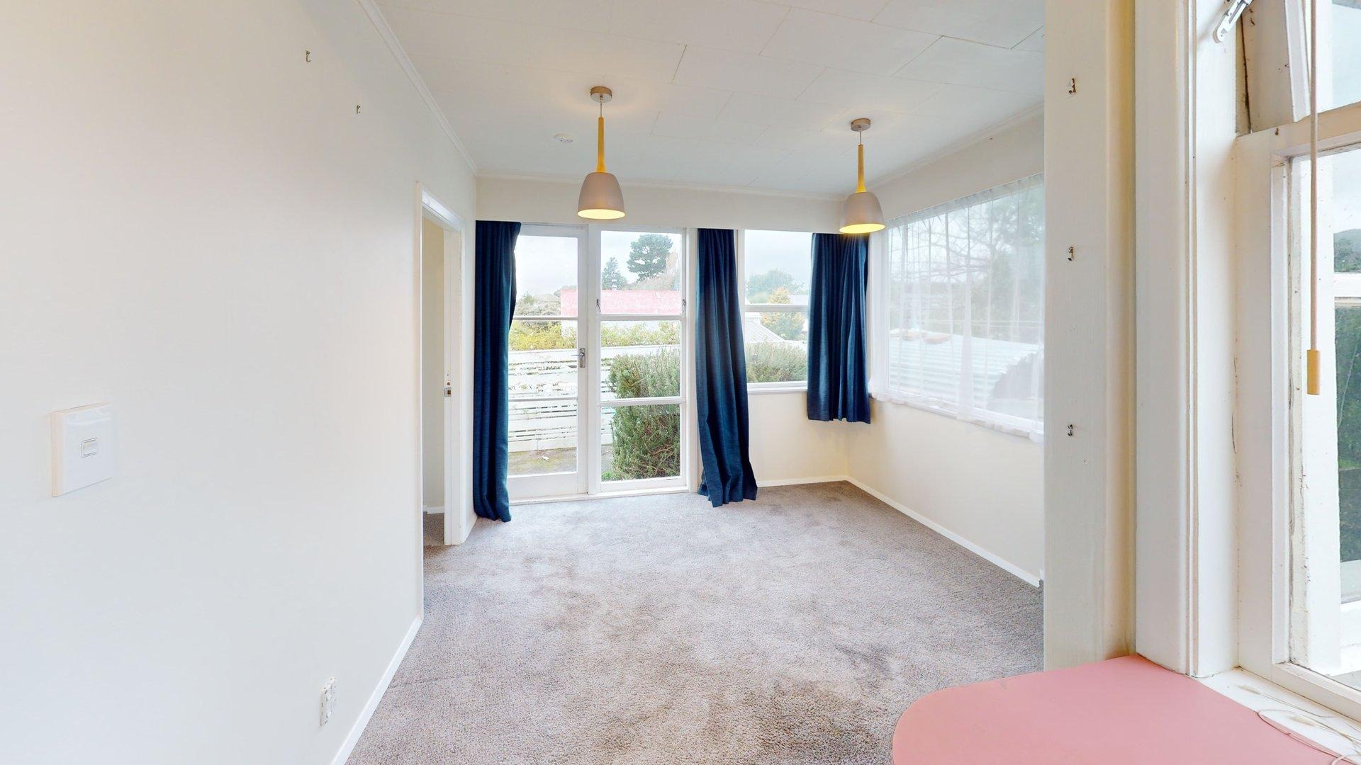 Raumati South - 3 Bedrooms
