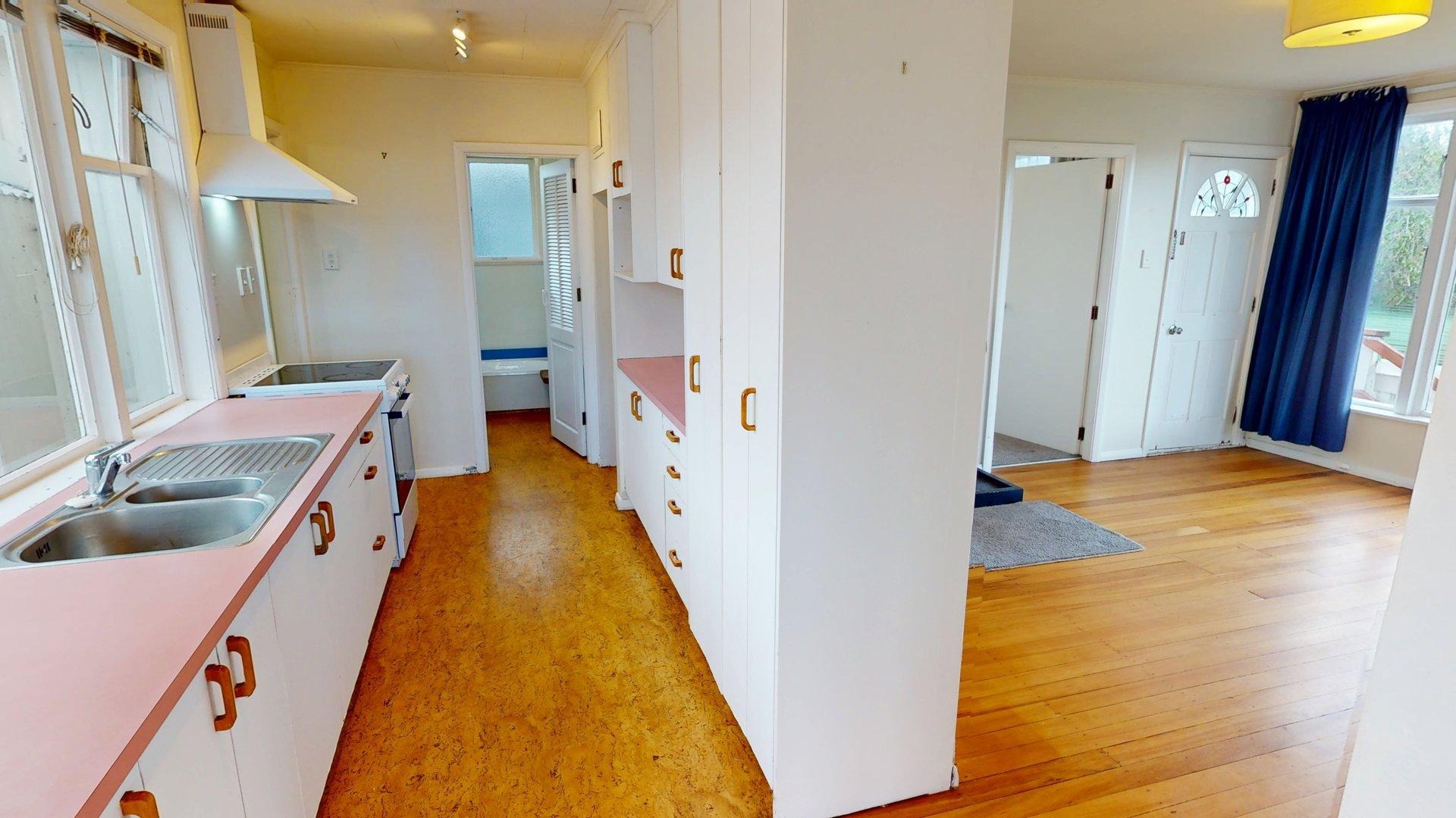 Raumati South - 3 Bedrooms